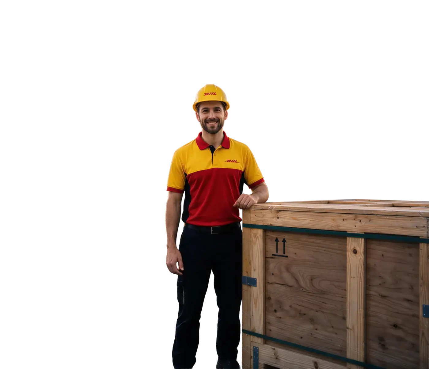 Colaborador de DHL Express con casco de seguridad junto a un embalaje de madera y un camión minero